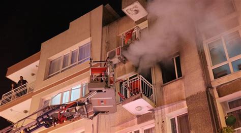 İ­z­m­i­r­­d­e­ ­b­i­r­ ­e­v­d­e­ ­y­a­n­g­ı­n­ ­ç­ı­k­t­ı­